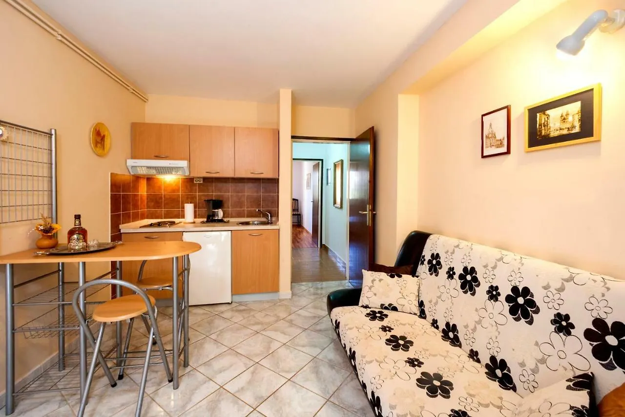 Villa Carolina Tar-Vabriga Apartment